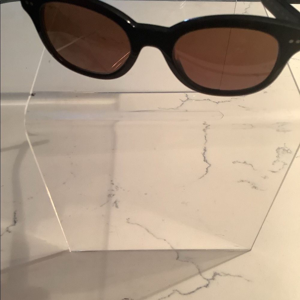 NWOT Calvin Klein women’s sunglasses - Picture 2 of 5